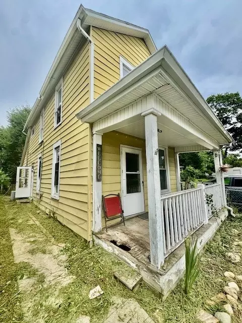 Exterior - 913 Tibbetts Ave, Springfield, OH 45505 photo 1 of 6