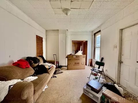 Living - 913 Tibbetts Ave, Springfield, OH 45505 photo 6 of 6