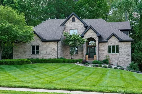 527 Viking Landing Ct, Beavercreek, OH 45434