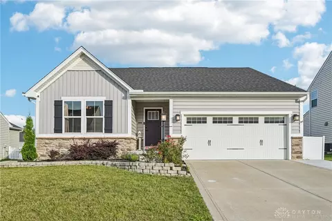 6270 Willow Oak Dr, Tipp City, OH 45371