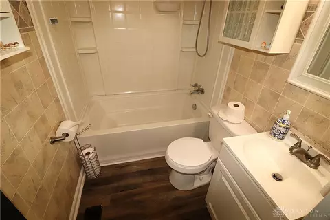 Bath - 1949 E Bataan Dr, Kettering, OH 45420 photo 3 of 3