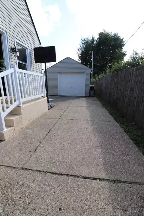 Exterior - 1949 E Bataan Dr, Kettering, OH 45420 photo 5 of 8
