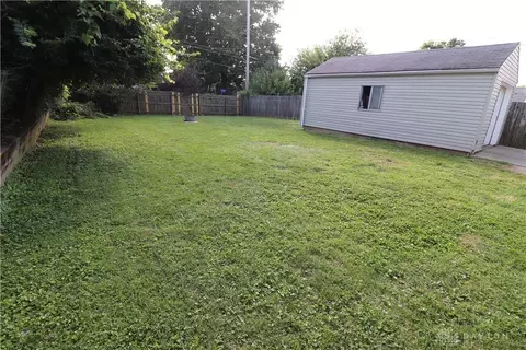 Exterior - 1949 E Bataan Dr, Kettering, OH 45420 photo 7 of 8