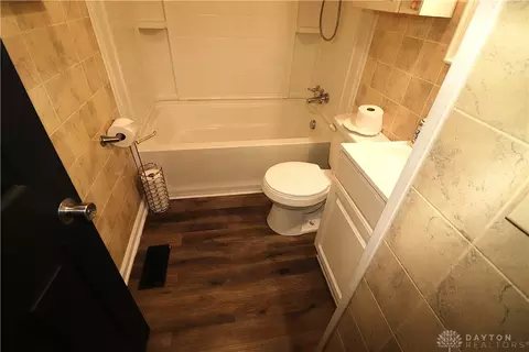 Bath - 1949 E Bataan Dr, Kettering, OH 45420 photo 2 of 3