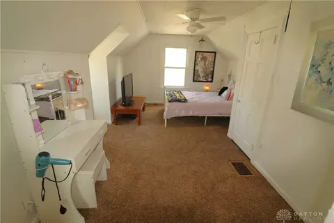 Bedroom - 1949 E Bataan Dr, Kettering, OH 45420 photo 4 of 5