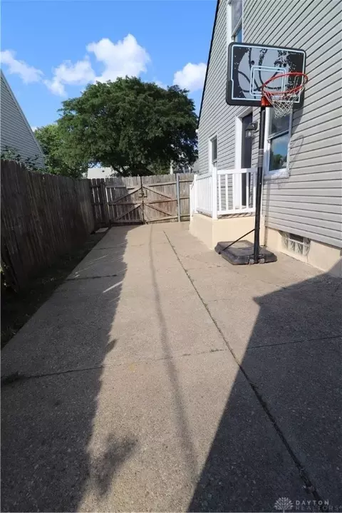 Exterior - 1949 E Bataan Dr, Kettering, OH 45420 photo 6 of 8