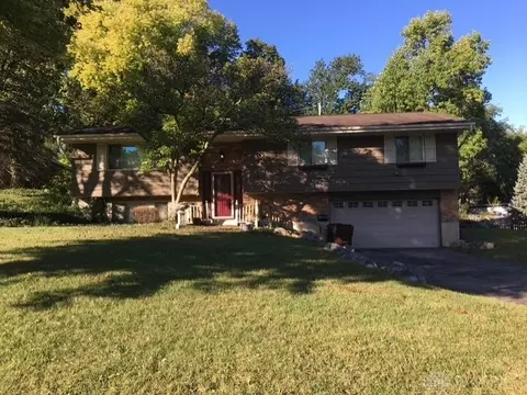 6481 Pine Cone Dr, West Carrollton, OH 45449