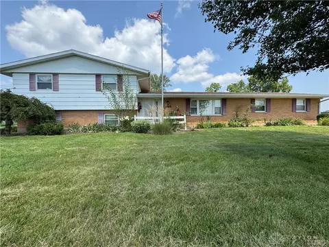 2579 Old Springfield Rd, Tipp City, OH 45371