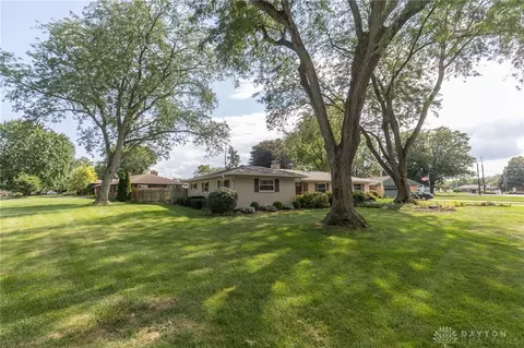 100 Laurelann Dr, Dayton, OH 45429