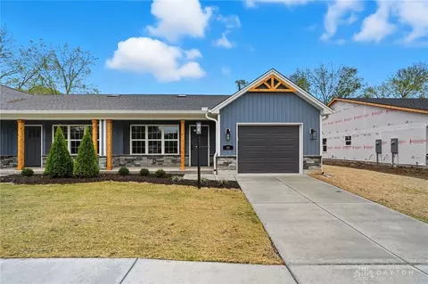 95 Timber Creek Dr, Carlisle, OH 45005