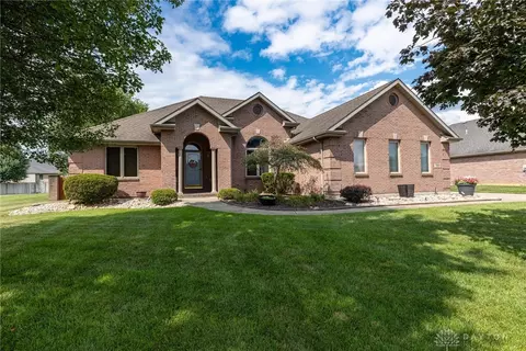 190 Nattix Ct, Carlisle, OH 45005