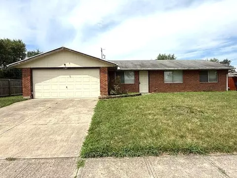 7607 Stonecrest Dr, Huber Heights, OH 45424