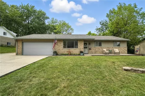 819 Gleneagle Dr, Riverside, OH 45431