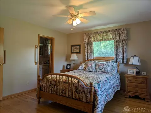 Bedroom - 401 Capri Cir, Springfield, OH 45505 photo 1 of 6