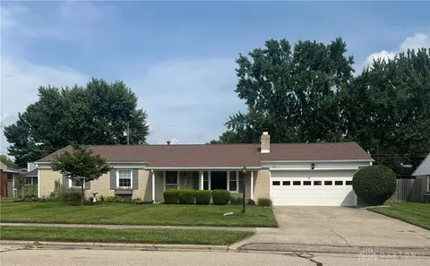 1123 Crestview Dr, Troy, OH 45373