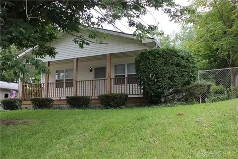 134 S Light St, Springfield, OH 45506 photo 2