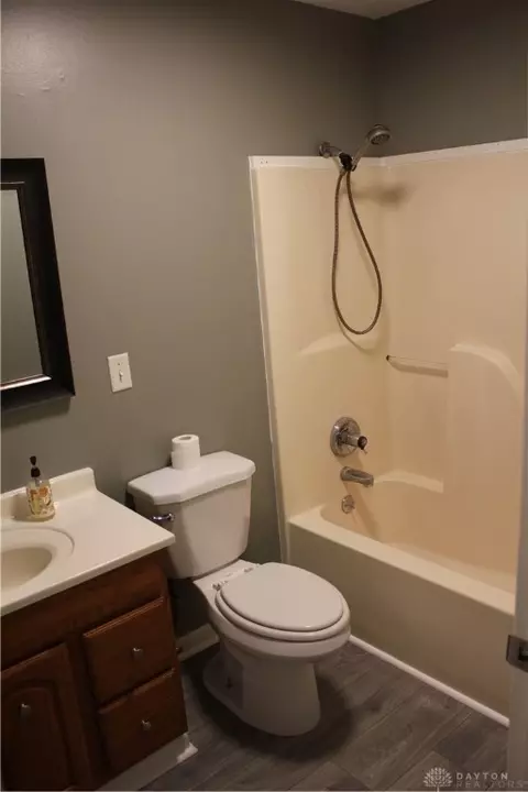 134 S Light St, Springfield, OH 45506 photo 7