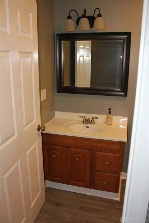 134 S Light St, Springfield, OH 45506 photo 8