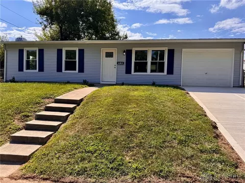 915 Cliffside Dr, New Carlisle, OH 45344