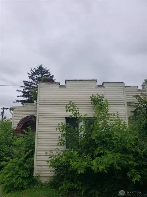 422 N Columbus St, Xenia, OH 45385