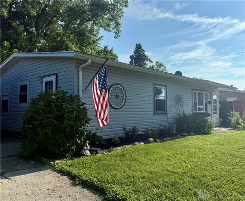 314 Fenwick Dr, New Carlisle, OH 45344