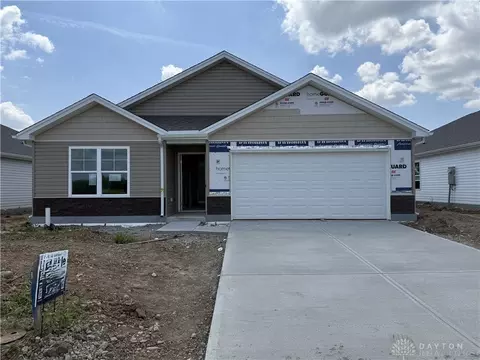 212 Lightfoot Ct, New Carlisle, OH 45344