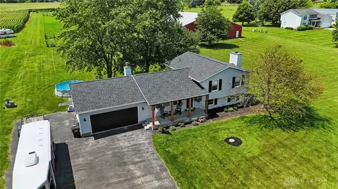 1255 Bischoff Rd, New Carlisle, OH 45344