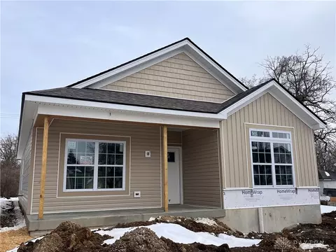 2052 Ravenwood Ave, Dayton, OH 45406