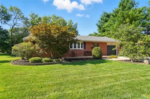 2089 Marcia Dr, Bellbrook, OH 45305