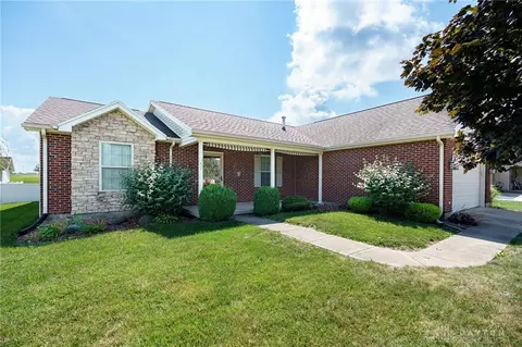 356 Mallard Ct, Brookville, OH 45309
