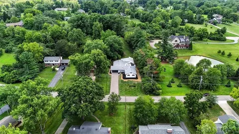 141 W Concord Dr, Lebanon, OH 45036