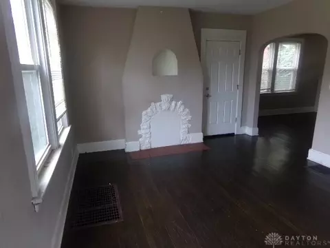Living - 1855 Dalewood Pl, Cincinnati, OH 45237 photo 2 of 3