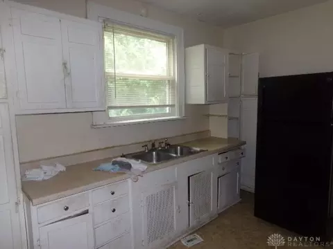 Kitchen - 1855 Dalewood Pl, Cincinnati, OH 45237 photo 1 of 3