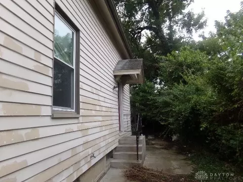 Exterior - 1855 Dalewood Pl, Cincinnati, OH 45237 photo 2 of 6