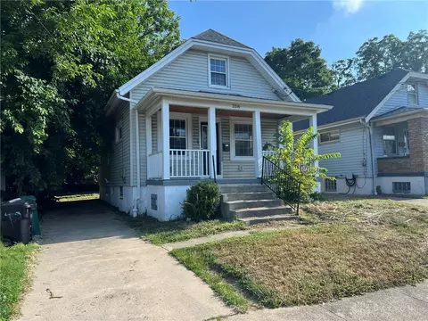 258 W 73rd St, Cincinnati, OH 45216