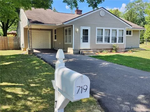 719 Fallview Ave, Englewood, OH 45322