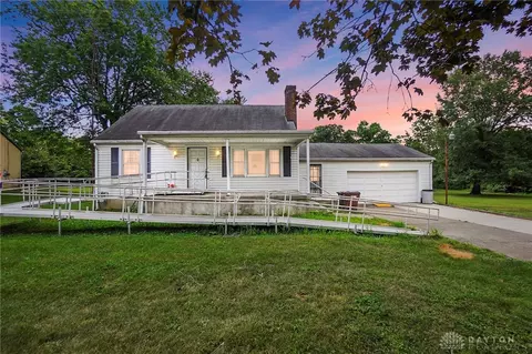 2304 Homesite Dr, Dayton, OH 45414