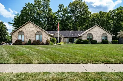 8737 Nicole Ln, Springboro, OH 45066