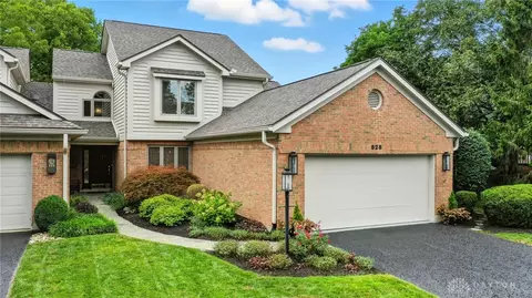 828 Timberlake Ct, Kettering, OH 45429