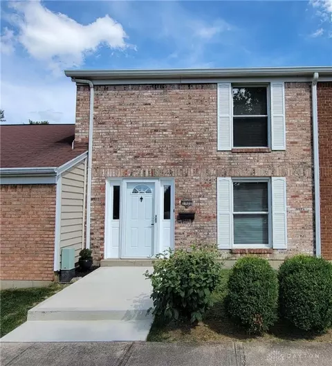 1022 Stoneybrook Trl, Fairborn, OH 45324