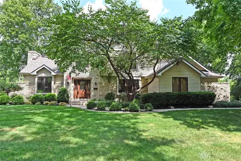 325 Trailwoods Dr, Dayton, OH 45415