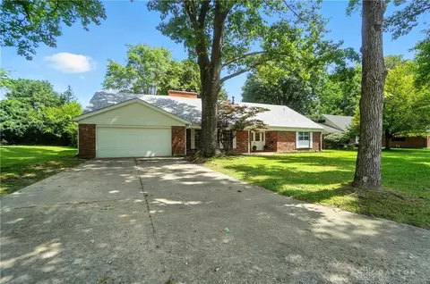 2217 Westlawn Dr, Kettering, OH 45440