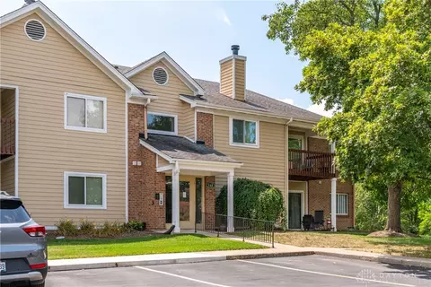 132 Mallard Glen Dr #8, Dayton, OH 45458