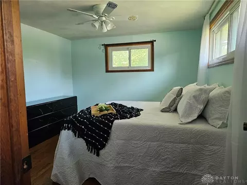 Bedroom - 1621 Biscayne Dr, Springfield, OH 45503 photo 2 of 4