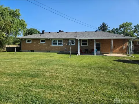Exterior - 1621 Biscayne Dr, Springfield, OH 45503 photo 4 of 6