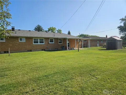 Exterior - 1621 Biscayne Dr, Springfield, OH 45503 photo 5 of 6