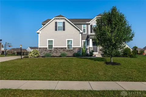 9633 Linden Brook Dr, Centerville, OH 45458