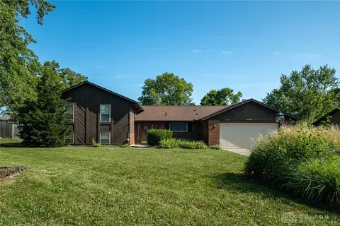 3598 S Old Oaks Dr, Dayton, OH 45431