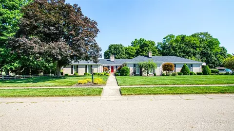 101 Sunrise Cir, Eaton, OH 45320