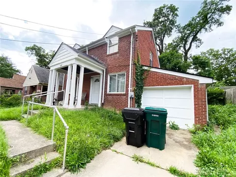 Exterior - 1127 Cedar Ave, Cincinnati, OH 45224 photo 2 of 4